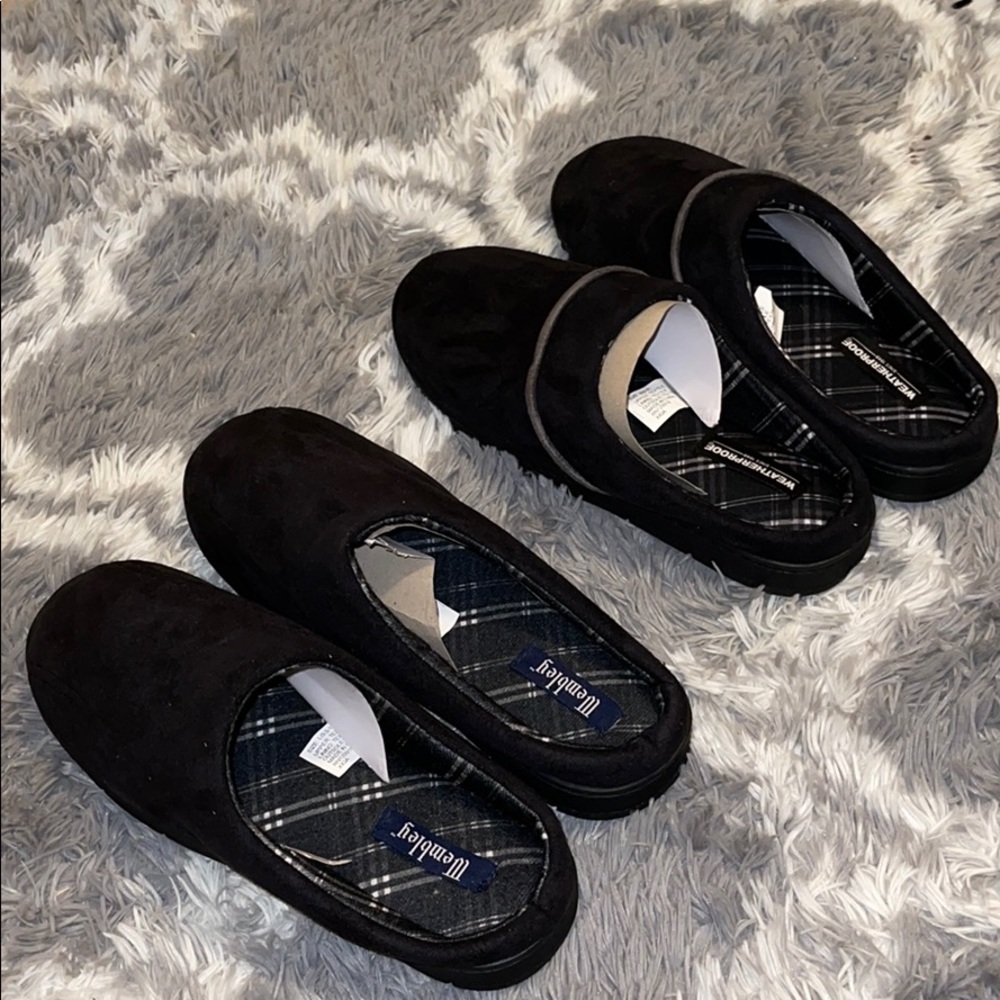Men’s slippers. 2 pairs together